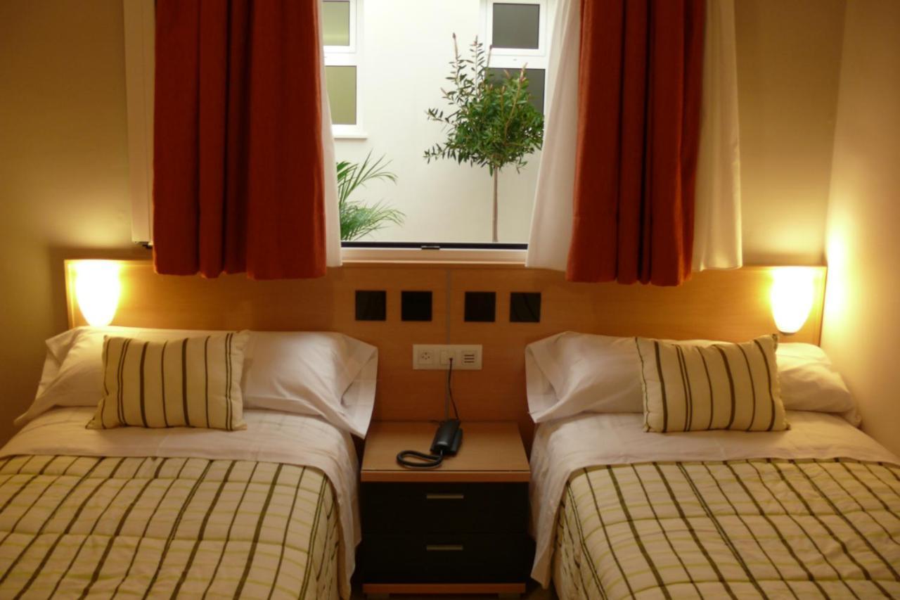 Hostal Albero By Eme Hoteles Sanlucar la Mayor Exterior photo